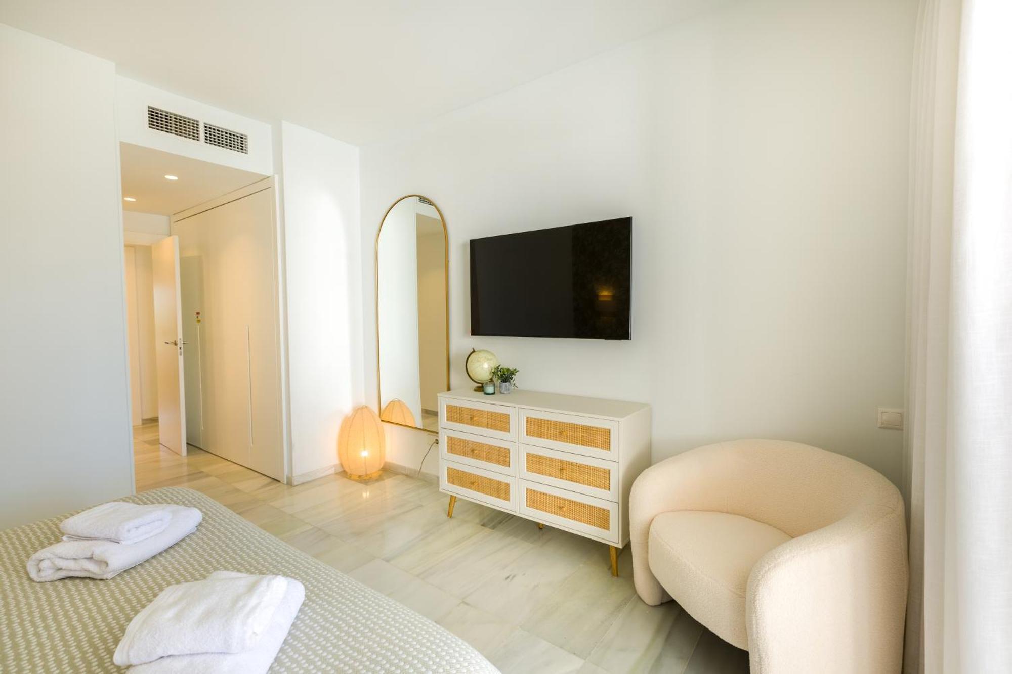 Urb, La Alcazaba 614 Y 642 Banus Apartment